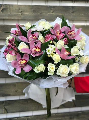 Букет цветов из: Розы и Хризантемы в Богородске