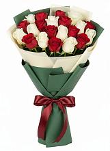 Букет Микс из красных и белых роз в Богородске