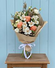 Букет цветов из:  Альстромерии, Лизиантусы, Розы и Хризантемы в Богородске