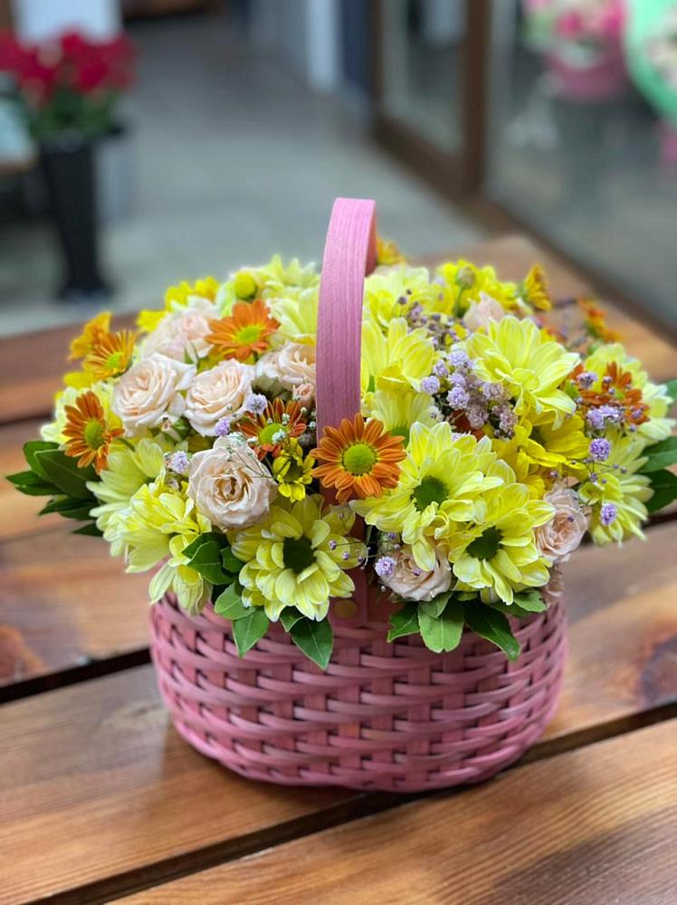 Цветочная композиция из Хризантемы и Розы в корзине в Богородске